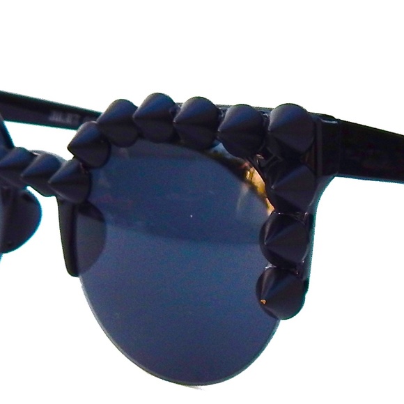 PITCH BLACK HEART COCO SUNGLASSES SAMPLES main image 4